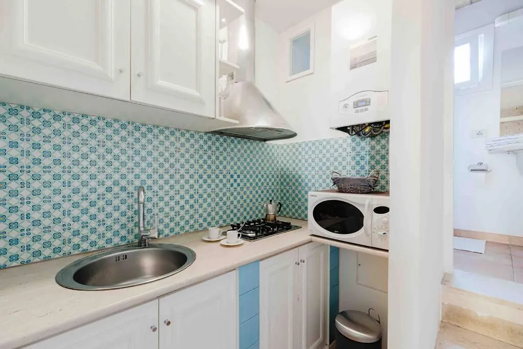Elegant Trilussa Apartment Rome Italy