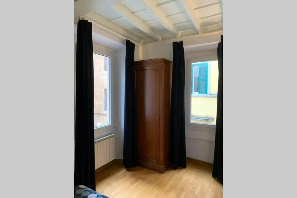Elegant Trilussa Apartment Rome