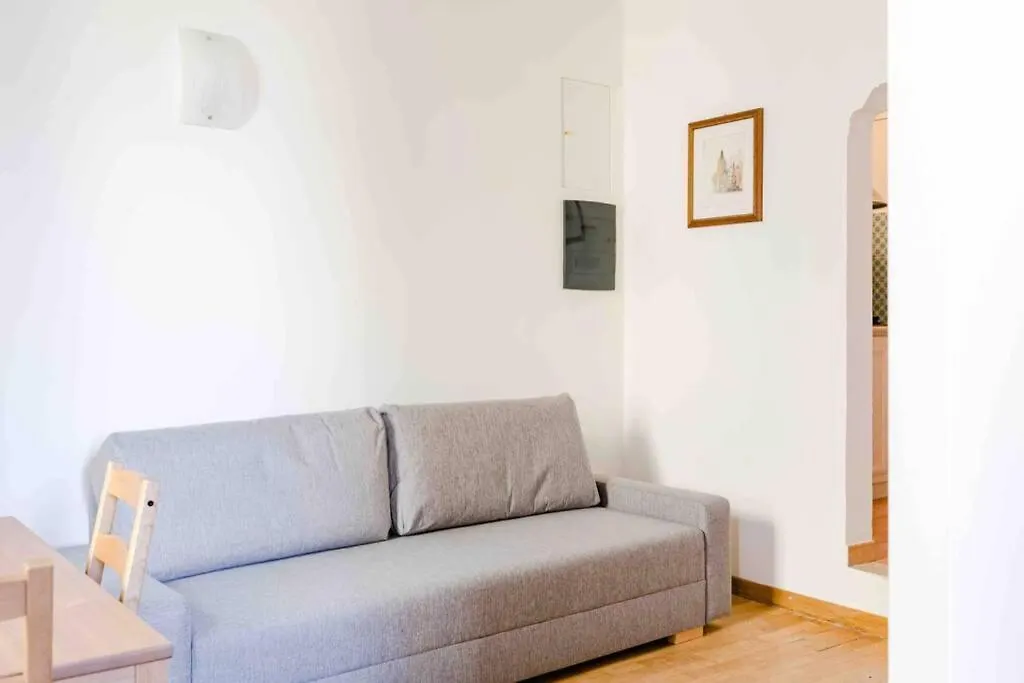 Elegant Trilussa Apartment Rome
