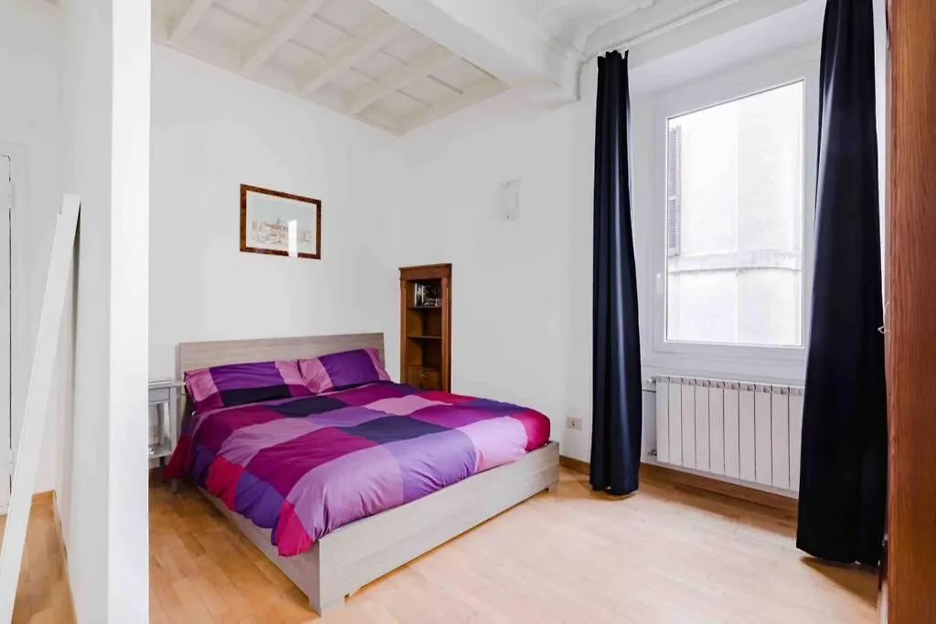 Elegant Trilussa Apartment Rome